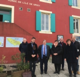 M.le Sous Préfet de Lorient, la DRAC, découvrent le musée en compagnie du Maire et ses adjoints